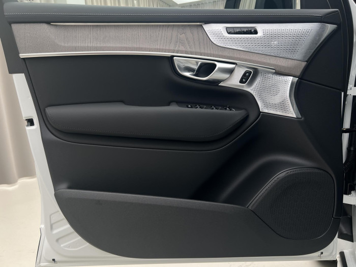 Volvo XC90 T8 AWD RECHARGE DARK ULTRA AUT