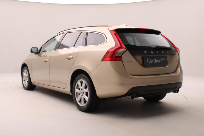 Volvo V60 D5 MOMENTUM 2.4 d Momentum