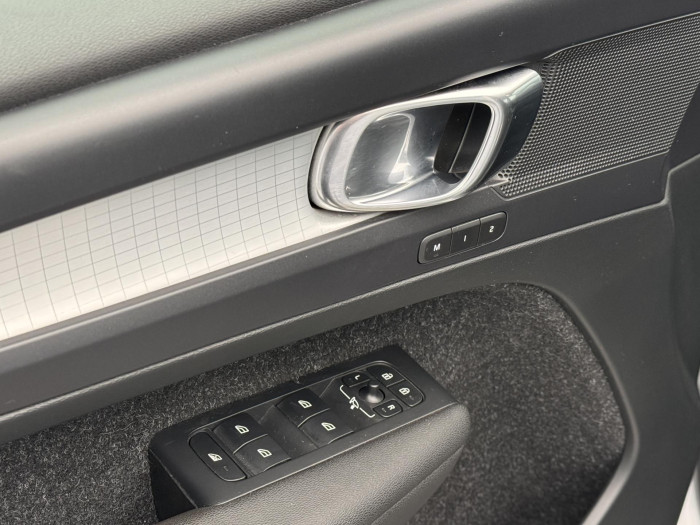 Volvo XC40 B3 MOMENTUM PRO REZERVACE 2.0 Momentum