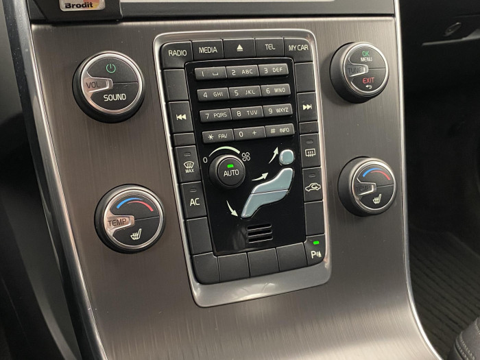 Volvo V60 D5 MOMENTUM 2.4 d Momentum