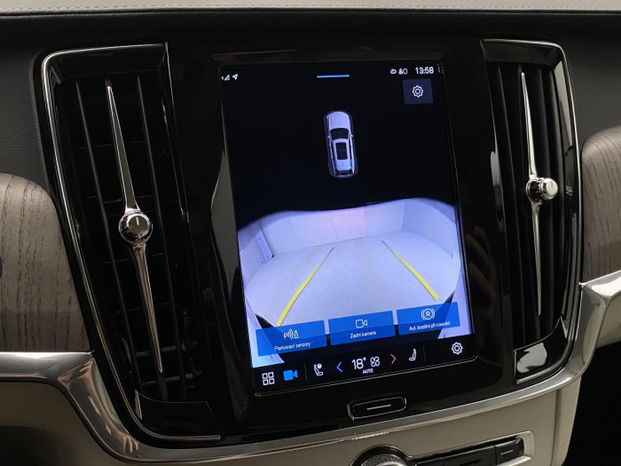Volvo V90 CC B4 AWD PLUS AUT REZERVACE