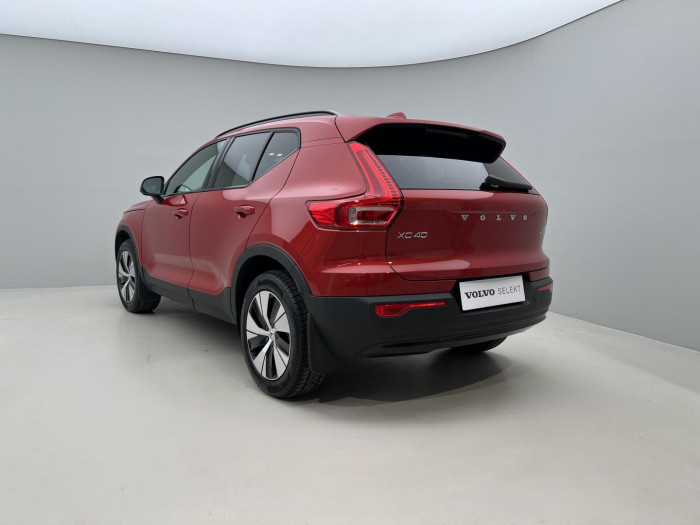 Volvo XC40 B3 PLUS DARK Aut CZ