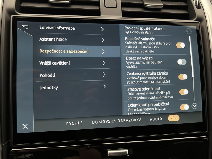 Land Rover Discovery D250 DYNAMIC SE AWD Aut 3.0 d Dynamic SE