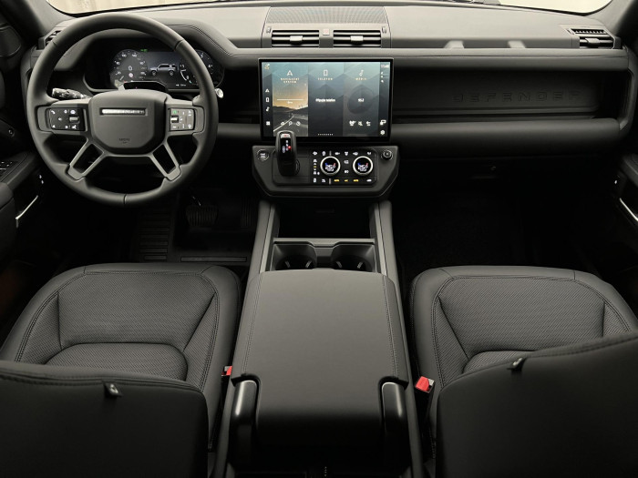 Land Rover Defender 110 D250 X-DYNAMIC SE AWD Aut 3.0 d Dynamic SE