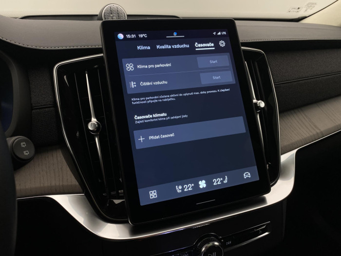 Volvo XC90 T8 AWD RECHARGE DARK REZERVACE