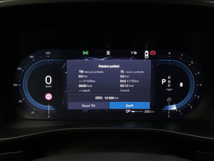 Volvo XC40 B3 ULTRA DARK AUT CZ