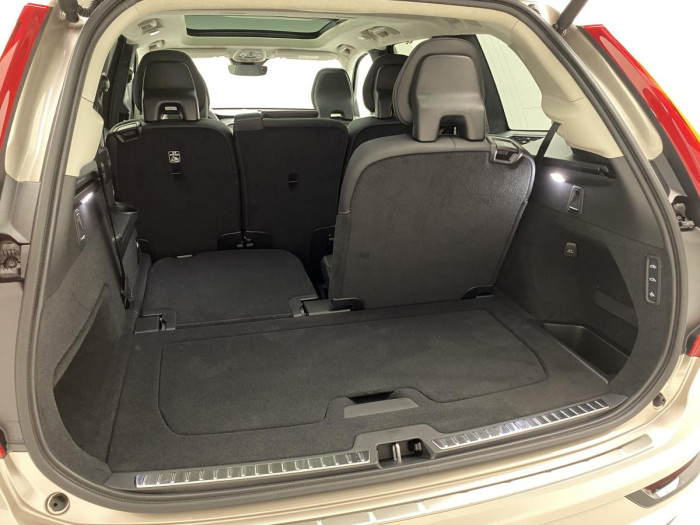 Volvo XC90 B6 AWD AUT DARK REZERVACE