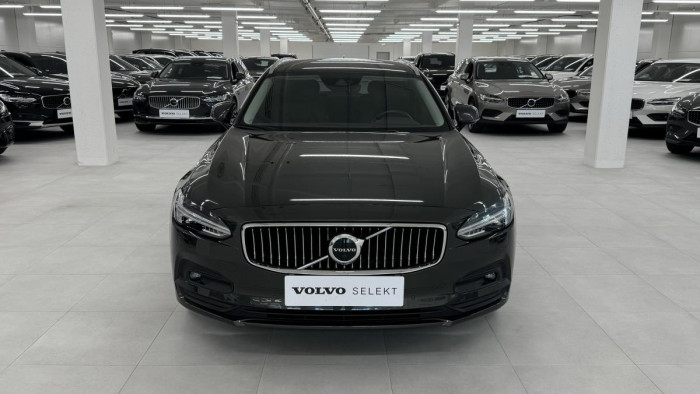 Volvo V90 B4 MOMENTUM REZERVACE 2.0 Momentum