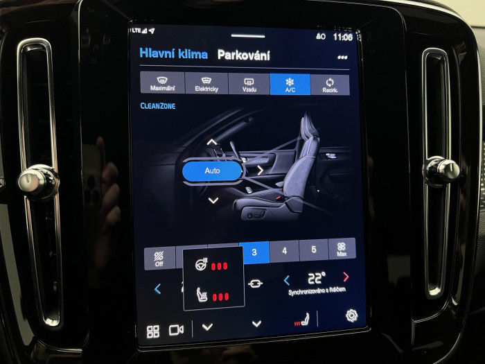 Volvo XC40 B3 ULTRA DARK AUT CZ 1.maj.