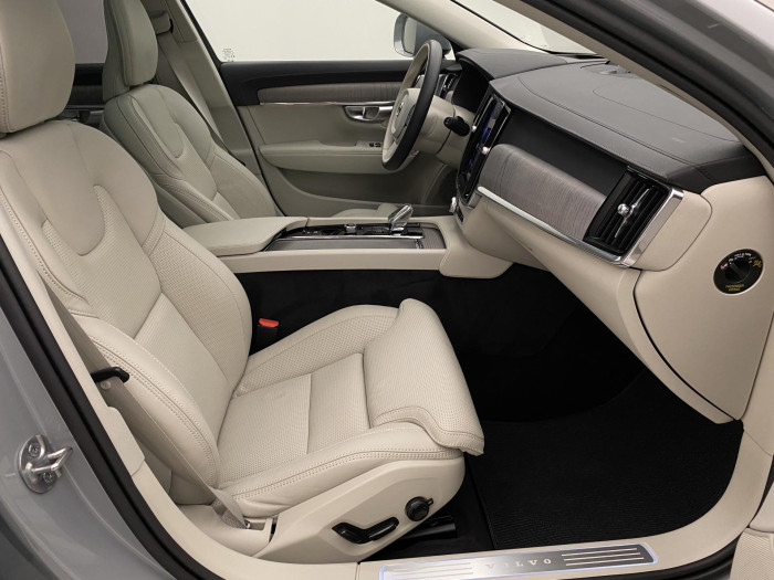 Volvo V90 CC B4 AWD ULTIMATE CZ 1.maj 2.0 CC CC