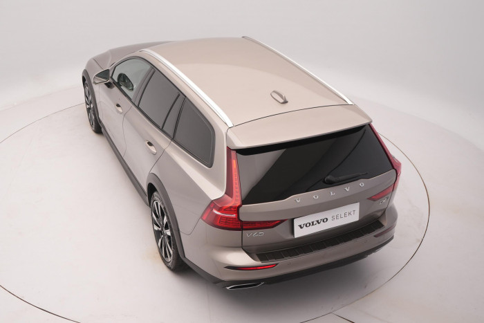Volvo V60 CC D4 AWD MOMENTUM REZERVACE 2.0 d CC CC Momentum