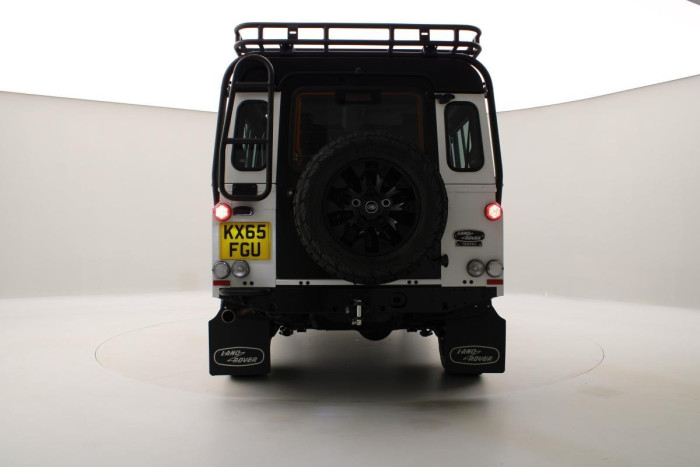 Land Rover Defender WORKS V8 TROPHY II 1 z 25 5.0 V8