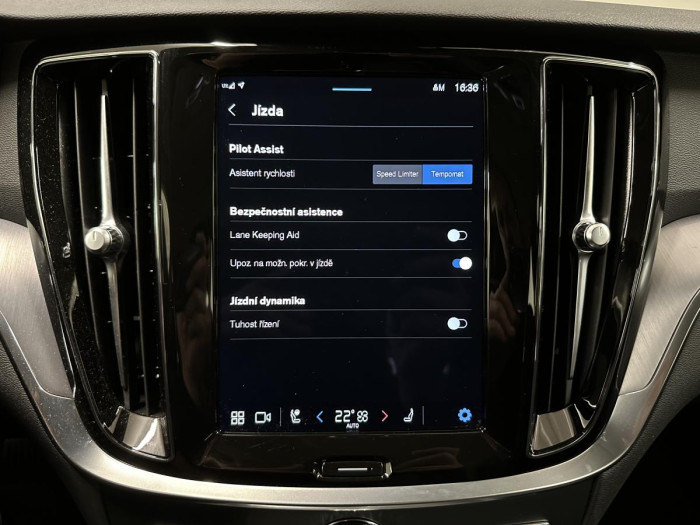 Volvo V60 B3 CORE AUT REZERVACE