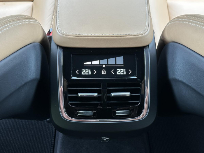 Volvo V90 CROSS COUNTRY D5 AWD REZERVACE 2.0 d