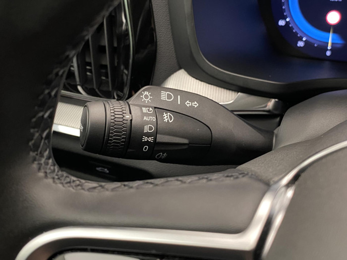 Volvo V60 B4 DARK PLUS AUT CZ