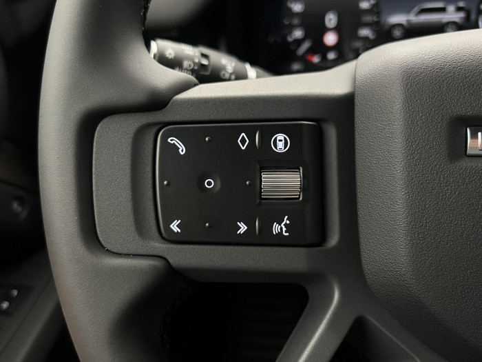 Land Rover Defender 110 D250 XDYNAMIC SE REZERVACE 3.0 d SE