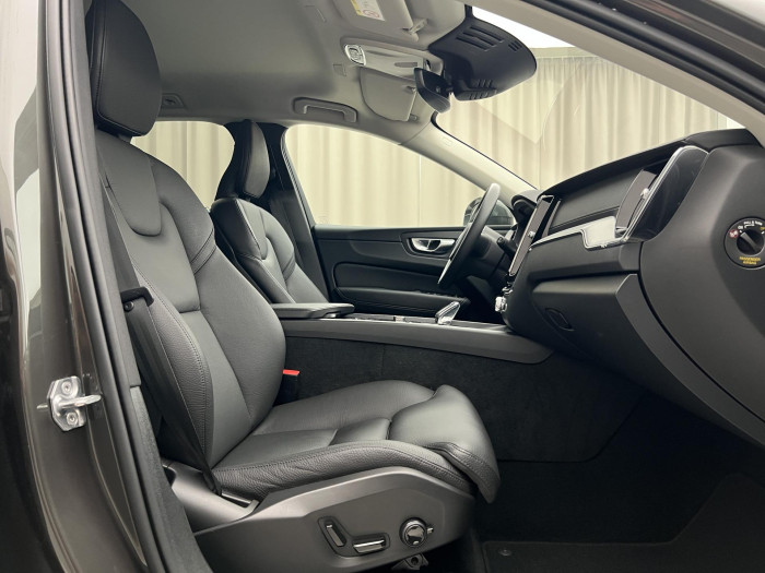 Volvo XC60 B4 AWD INSCRIPTION AUT 1.maj.