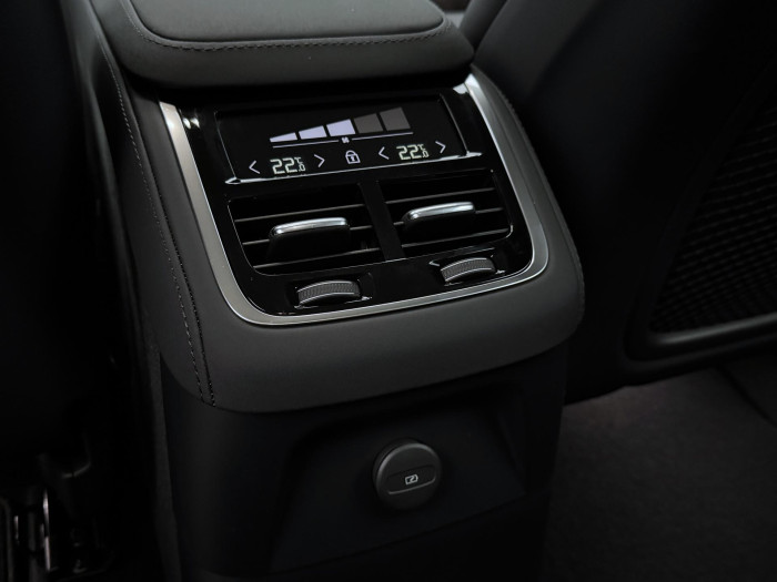 Volvo XC90 T8 AWD AUT RECHARGE CORE 7míst