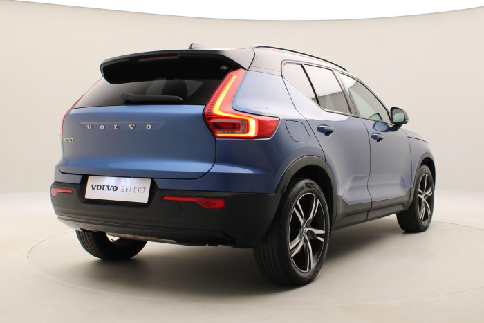 Volvo XC40 B4 AWD R-DESIGN AUT 1.maj