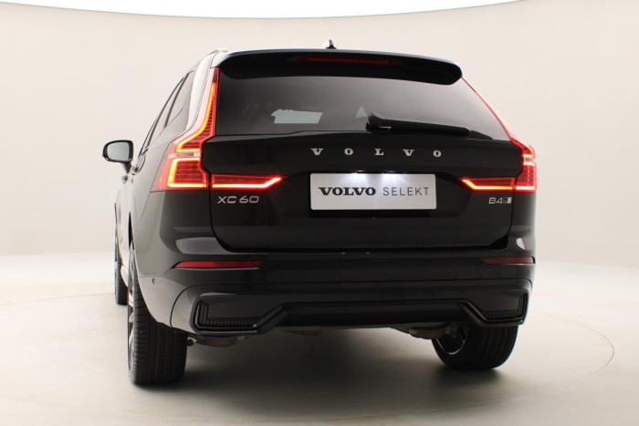 Volvo XC60 B4 AWD ULTIMATE AUT REZERVACE