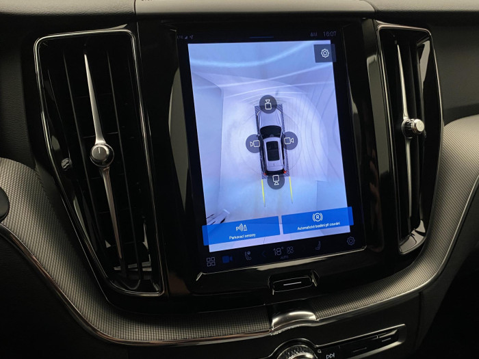 Volvo XC60 B4 AWD PLUS DARK AUT 1.maj