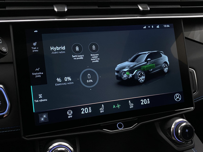 Lynk & Co 01 PHEV DCT AUT 1.maj