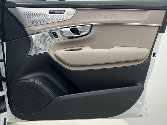 Volvo XC90 T8 AWD RECHARGE ULTRA DARK CZ