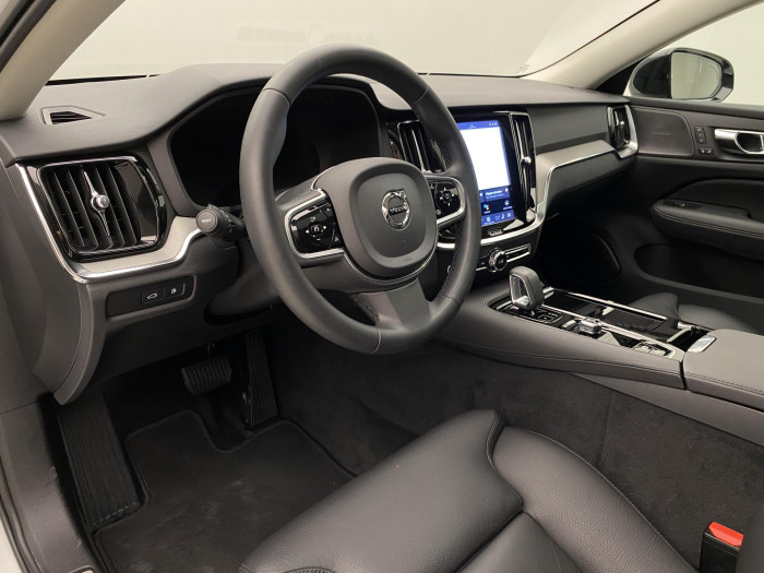 Volvo V60 T8 AWD RECHARGE DARK PLUS CZ