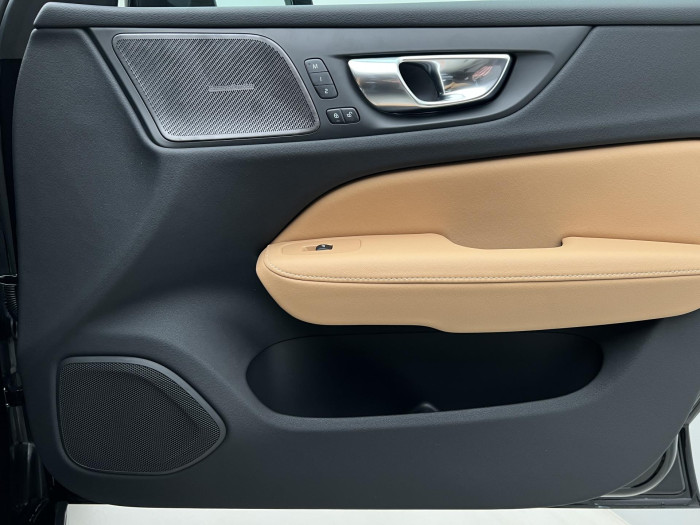 Volvo V60 B4 DARK ULTRA AUT