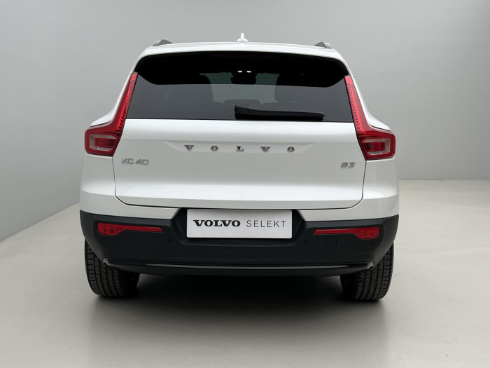 Volvo XC40 B3 ULTRA DARK AUT CZ