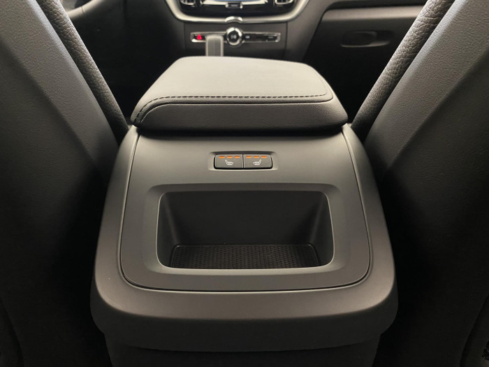 Volvo XC60 B5 AWD DARK PLUS AUT CZ