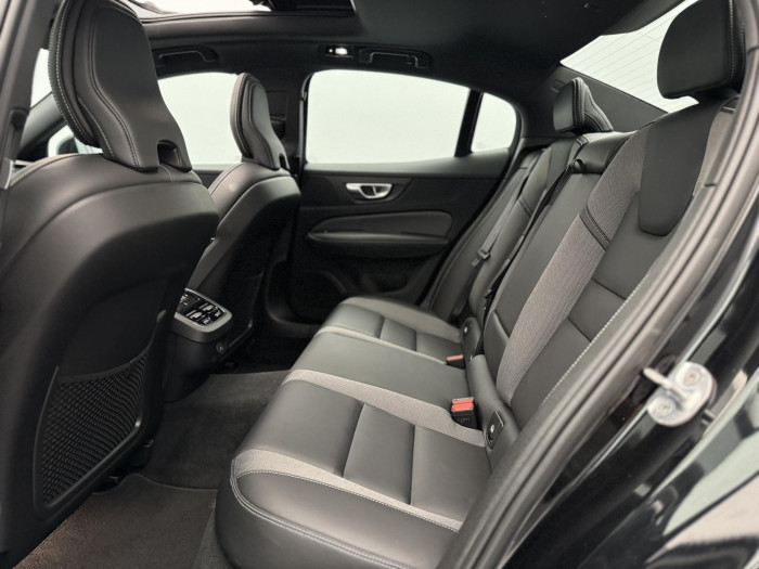Volvo S60 B5 AWD ULTIMATE DARK AUT