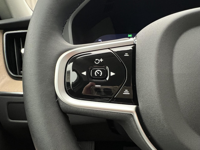 Volvo XC60 T6 AWD AUT RECHARGE DARK PLUS