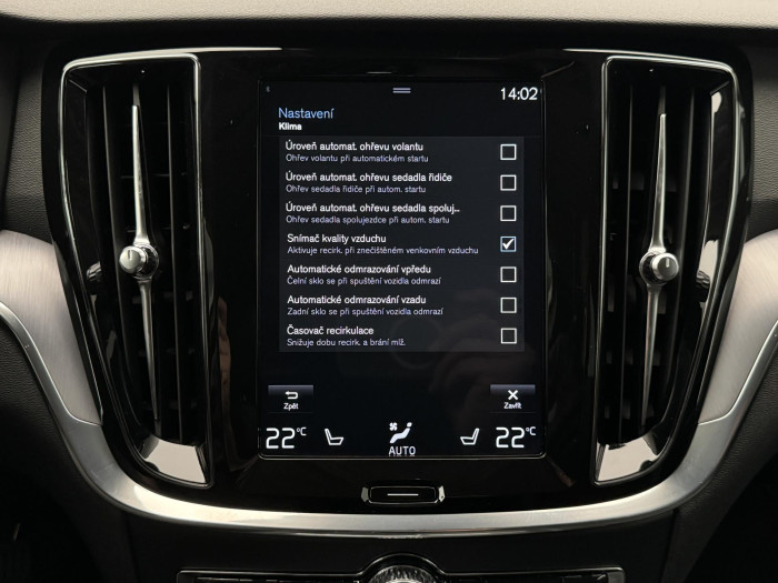 Volvo V60 CC D4 AWD MOMENTUM CZ 1.maj 2.0 d CC CC Momentum