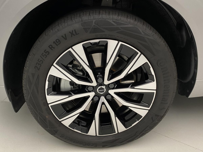 Volvo XC60 B4 AWD PLUS AUT REZERVACE