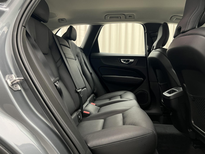 Volvo XC60 B4 AWD MOMENTUM POLESTAR AUT 2.0 Momentum