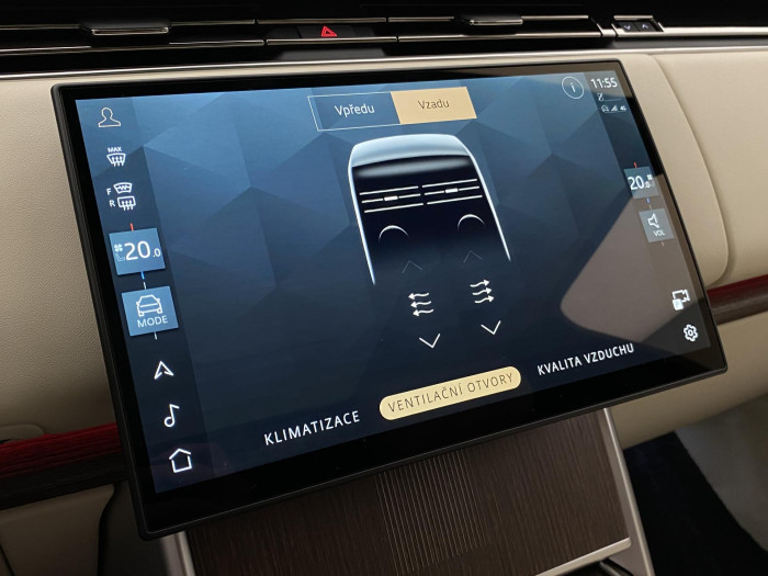 Land Rover Range Rover P550e AUTOBIOGRAPHY SWB