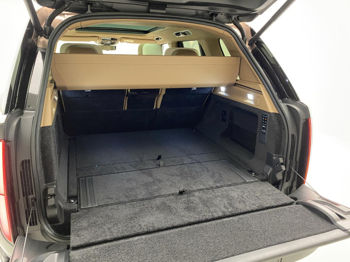 Land Rover Range Rover SV P615 SWB