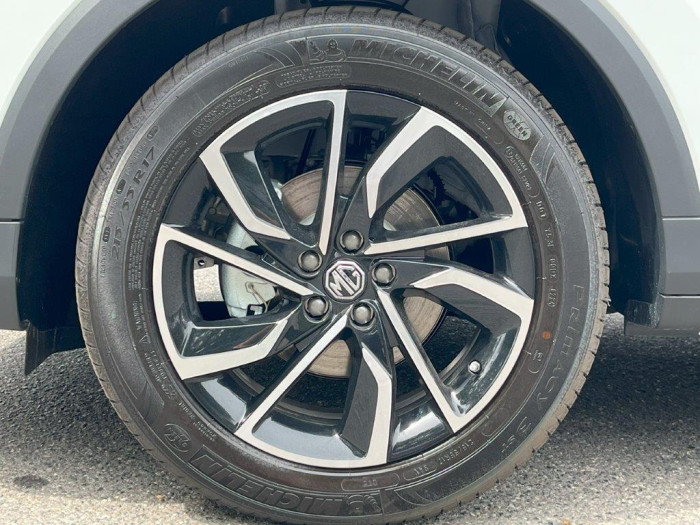 MG ZS EXCLUSIVE AUT. SKLADEM 1.0 Exclusive