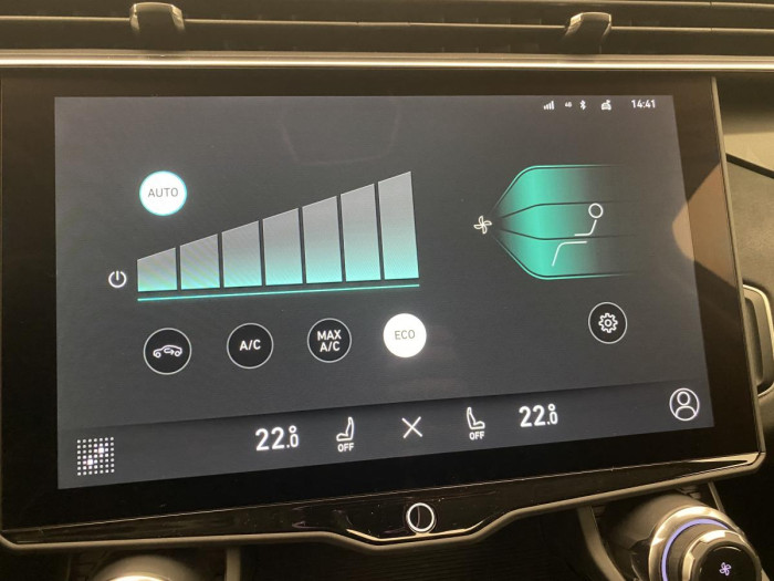 Lynk & Co 01 PHEV DCT AUT 1.maj.