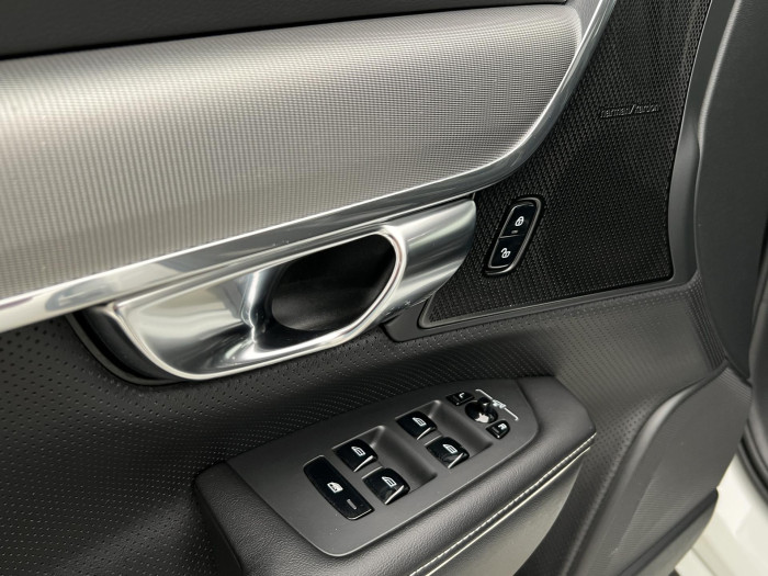 Volvo V90 T8 AWD RECHARGE R-DESIGN AUT