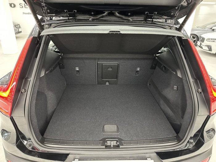 Volvo XC40 T3 MOMENTUM AUT REZERVACE 1.5 Momentum