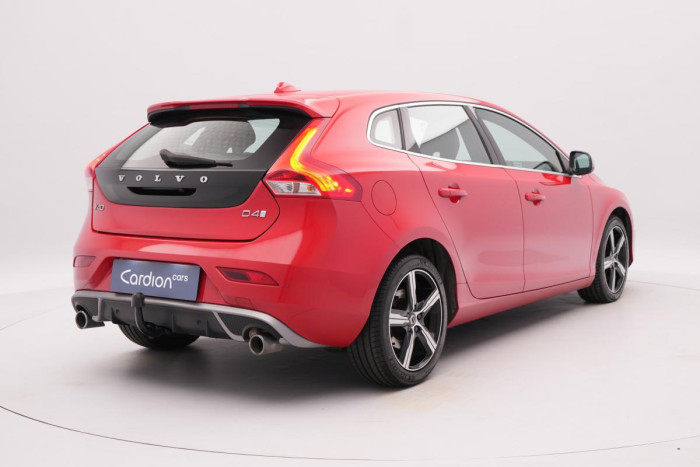 Volvo V40 D4 R-DESIGN REZERVACE 2.0 d