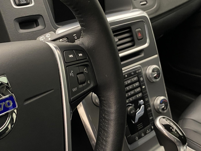 Volvo V60 D4 SUMMUM AUT NAVIGACE 2.0 d Summum