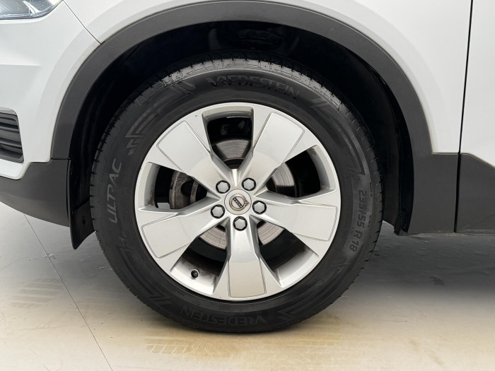 Volvo XC40 B3 MOMENTUM PRO REZERVACE 2.0 Momentum