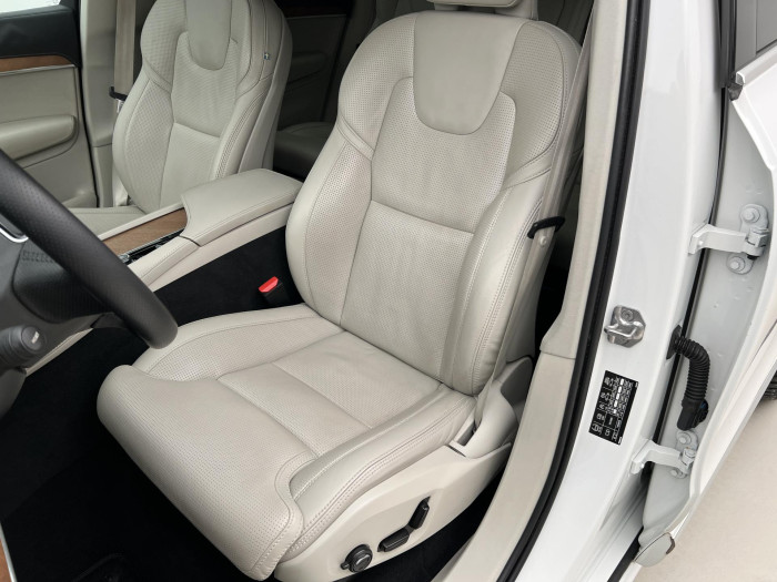 Volvo XC90 D5 AWD INSCRIPTION AUT CZ 2.0 d