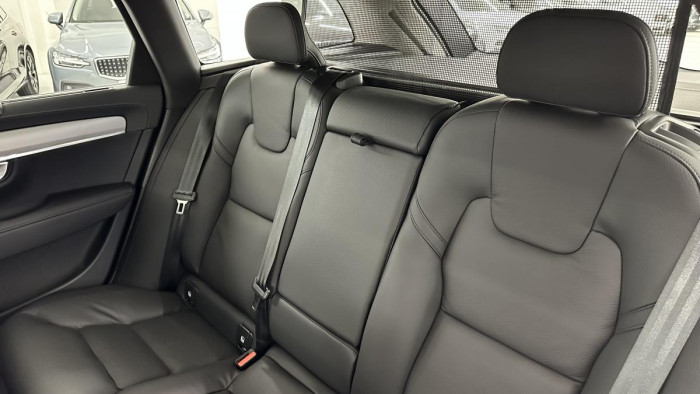 Volvo V90 CROSS COUNTRY B4 AWD REZERVACE