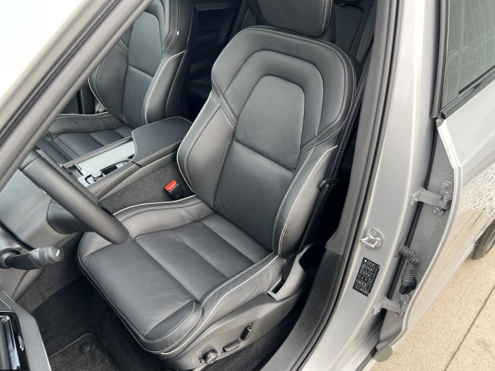 Volvo XC90 B5 AWD ULTIMATE DARK 7MÍSTNÁ
