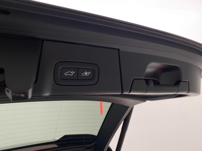 Volvo V90 CC B5 AWD MOMENTUM AUT CZ 2.0 CC CC Momentum