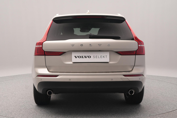 Volvo XC60 B4 MOMENTUM PRO AUT CZ 2.0 Momentum